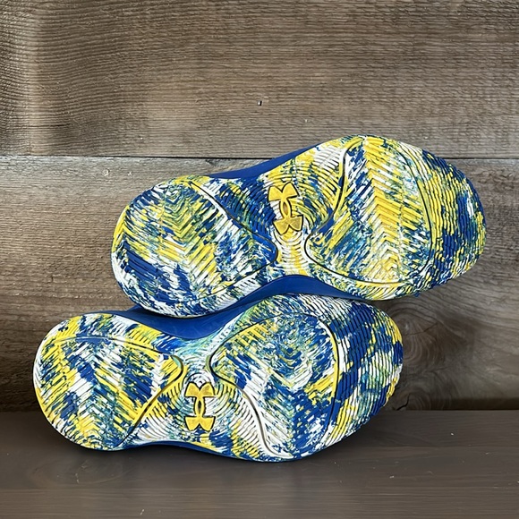 Under Armour Basketball Shoes - Picture 3 of 3